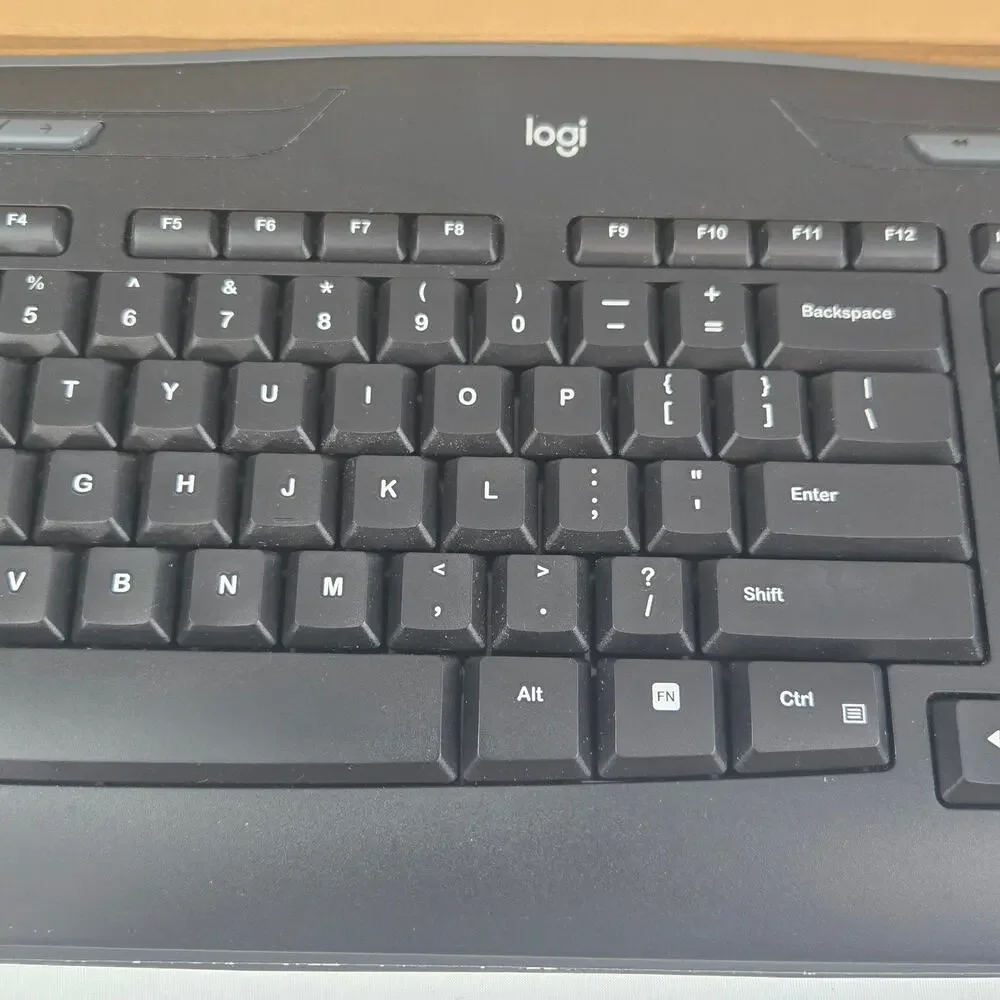Logitech MK320 Wireless Full Keyboard & Mouse Combo with USB Receiver